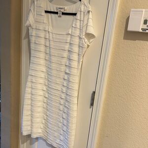 White Textured Short Sleeve Knit Dress Size XL